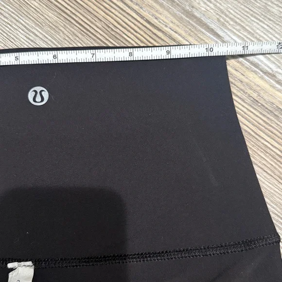 Lululemon Athletica Black Groove Foldover Shorts EUC 2 - Picture 7 of 8